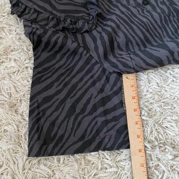 Nasty Gal collection cropped women’s collar blazer button down, 6, zebra print - Picture 9 of 16